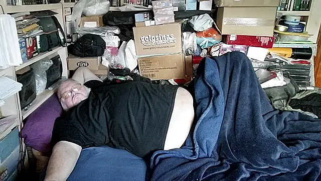 hadeszeuss2 online show from April 2, 5:52 pm