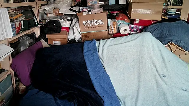 hadeszeuss2 online show from February 10, 2:49 pm