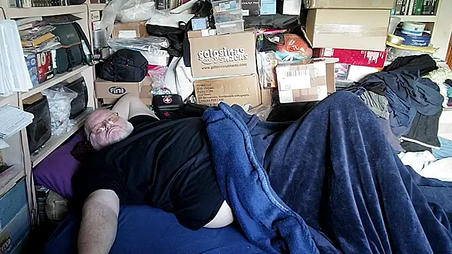 hadeszeuss2 online show from March 13, 3:17 pm