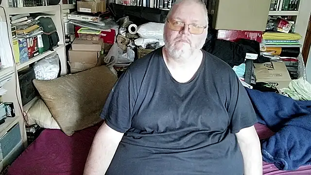 Snapshot of hadeszeuss2 chatting on March 6, 3:45 pm hadeszeuss2 online show from March 6, 3:45 pm