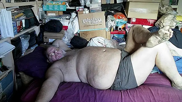 Snapshot of hadeszeuss2 chatting on November 16, 2:44 pm hadeszeuss2 online show from November 16, 2:44 pm