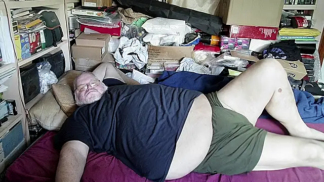 Snapshot of hadeszeuss2 chatting on March 22, 2:47 pm hadeszeuss2 online show from March 22, 2:47 pm