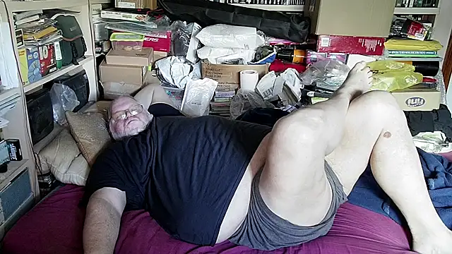 Snapshot of hadeszeuss2 chatting on March 11, 2:40 pm hadeszeuss2 online show from March 11, 2:40 pm