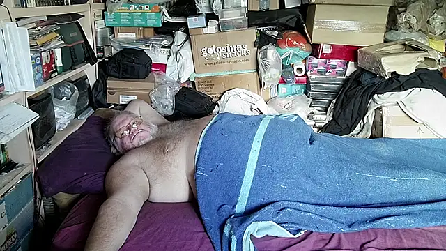 Snapshot of hadeszeuss2 chatting on November 11, 3:07 pm hadeszeuss2 online show from November 11, 3:07 pm