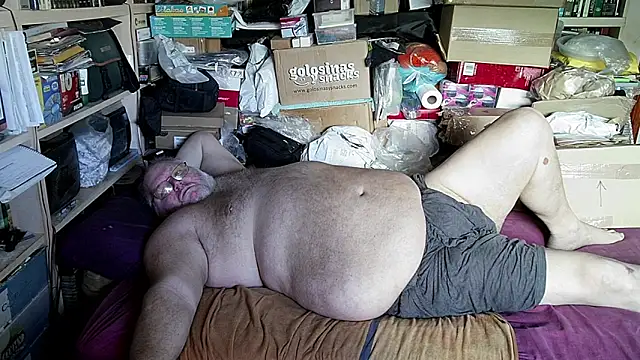 Snapshot of hadeszeuss2 chatting on October 30, 2:47 pm hadeszeuss2 online show from October 30, 2:47 pm