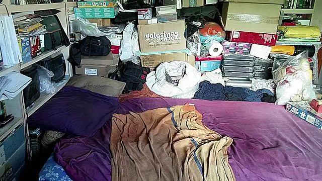 Snapshot of hadeszeuss2 chatting on October 2, 2:09 pm hadeszeuss2 online show from October 2, 2:09 pm