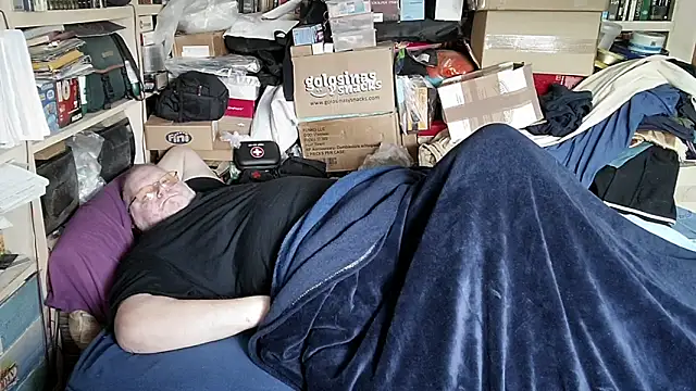 hadeszeuss2 online show from March 4, 3:09 pm