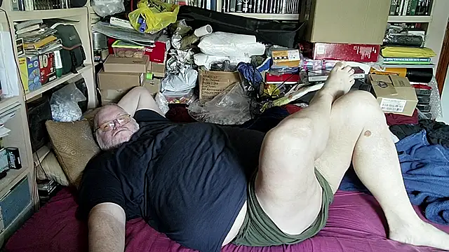 Snapshot of hadeszeuss2 chatting on February 28, 2:42 pm hadeszeuss2 online show from February 28, 2:42 pm