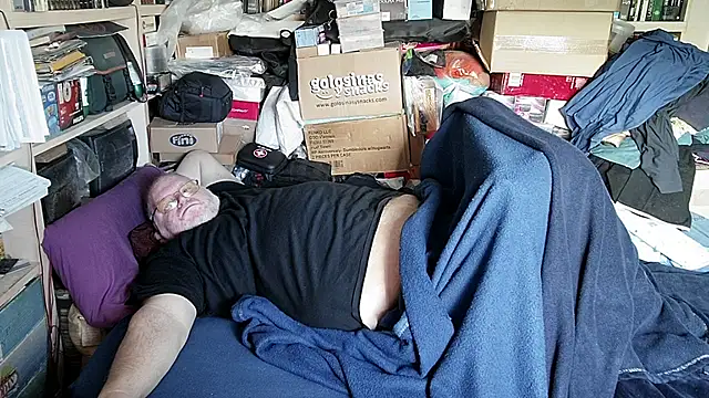 hadeszeuss2 online show from February 26, 3:23 pm