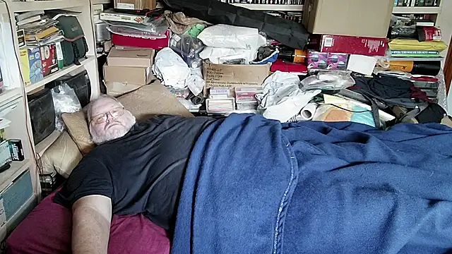 Snapshot of hadeszeuss2 chatting on March 19, 2:46 pm hadeszeuss2 online show from March 19, 2:46 pm