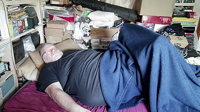 Snapshot of hadeszeuss2 chatting on March 21, 3:02 pm hadeszeuss2 online show from March 21, 3:02 pm