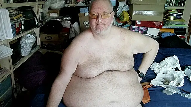 hadeszeuss2 online show from May 15, 3:43 pm