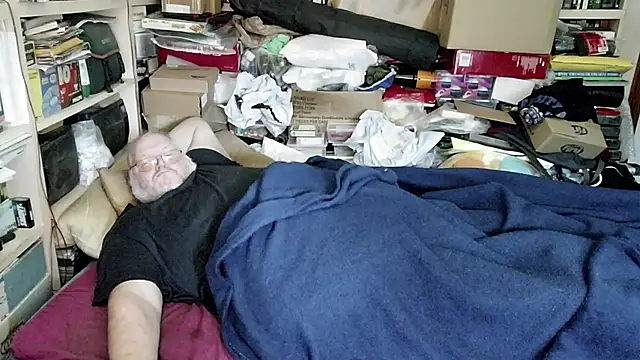 Snapshot of hadeszeuss2 chatting on March 22, 5:52 pm hadeszeuss2 online show from March 22, 5:52 pm