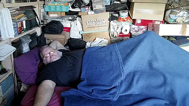 hadeszeuss2 online show from December 20, 3:04 pm