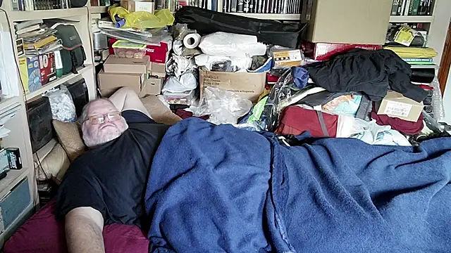 Snapshot of hadeszeuss2 chatting on March 3, 3:32 pm hadeszeuss2 online show from March 3, 3:32 pm