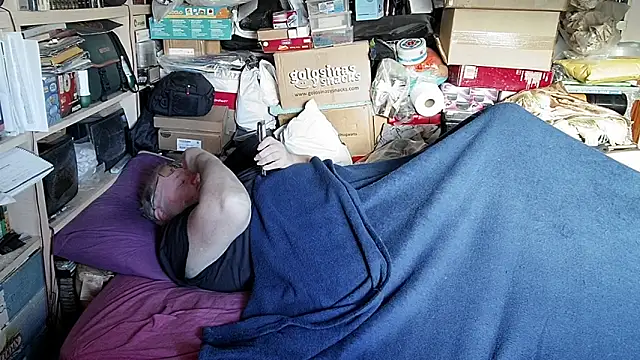 Snapshot of hadeszeuss2 chatting on December 3, 3:22 pm hadeszeuss2 online show from December 3, 3:22 pm