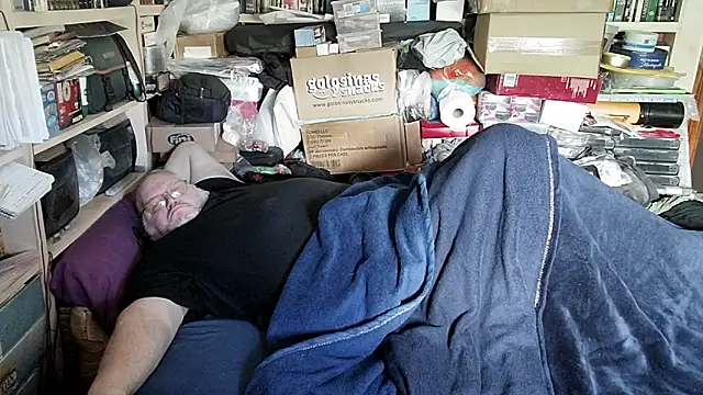 hadeszeuss2 online show from April 5, 1:51 pm