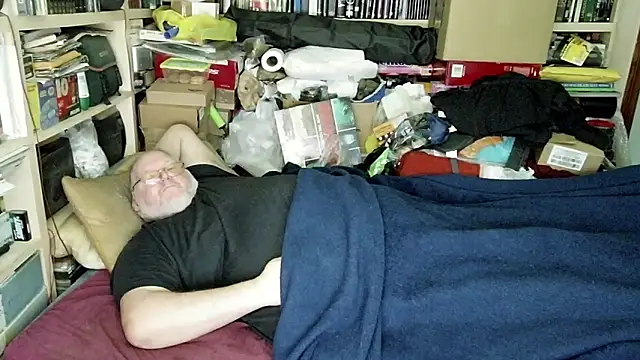 Snapshot of hadeszeuss2 chatting on March 4, 5:56 pm hadeszeuss2 online show from March 4, 5:56 pm