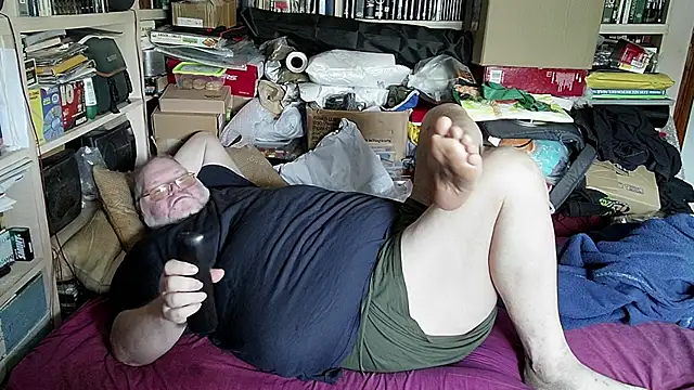 Snapshot of hadeszeuss2 chatting on March 8, 2:30 pm hadeszeuss2 online show from March 8, 2:30 pm