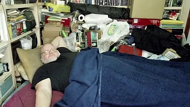 Snapshot of hadeszeuss2 chatting on March 5, 5:50 pm hadeszeuss2 online show from March 5, 5:50 pm