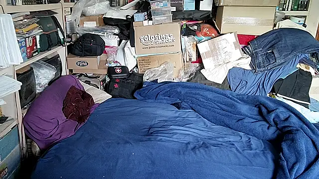 hadeszeuss2 online show from March 9, 2:42 pm