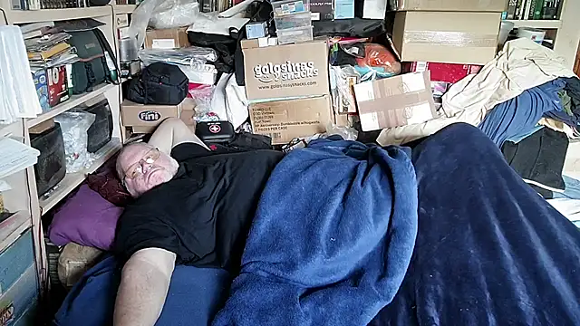 hadeszeuss2 online show from March 12, 2:54 pm