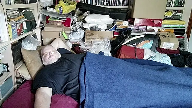 Snapshot of hadeszeuss2 chatting on March 1, 2:44 pm hadeszeuss2 online show from March 1, 2:44 pm