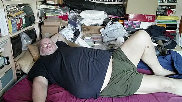 Snapshot of hadeszeuss2 chatting on March 16, 2:33 pm hadeszeuss2 online show from March 16, 2:33 pm