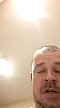 Davo84123 online show from December 18, 10:35 pm