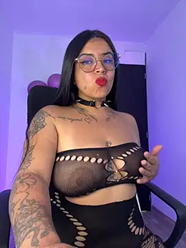 Devilsweet17 online show from November 22, 8:51 pm