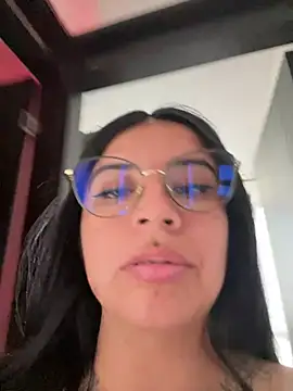 Devilsweet17 online show from April 4, 9:32 pm