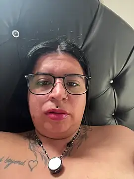 Devilsweet17 online show from May 17, 3:12 pm