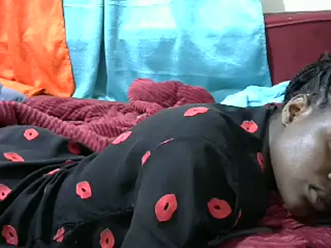 Snapshot of Creamy_dolly chatting on January 7, 3:35 am Creamy dolly online show from January 7, 3:35 am