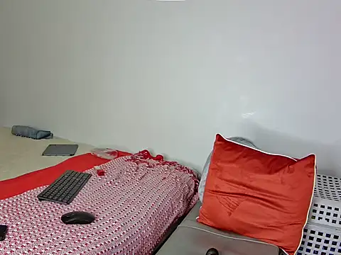 NaughtyKelly28 online show from February 23, 7:20 am