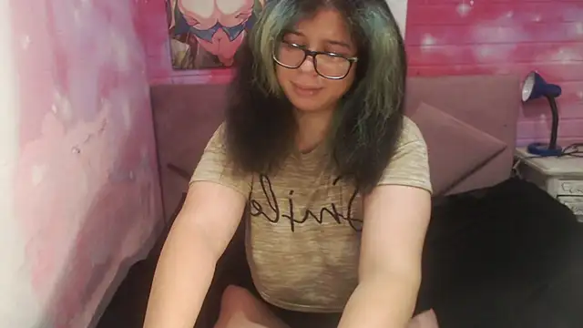Snapshot of selenablairx chatting on March 6, 3:35 am selenablairx online show from March 6, 3:35 am