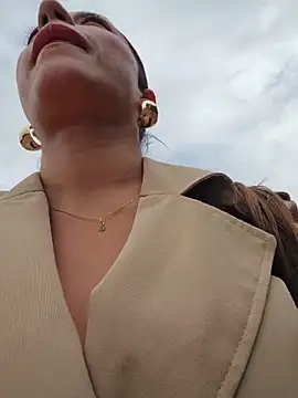 Karen San Miguel online show from March 27, 7:59 pm