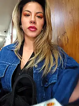 Snapshot of Karen_San_Miguel chatting on October 26, 8:09 pm Karen San Miguel online show from October 26, 8:09 pm