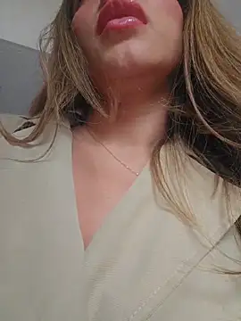 Karen San Miguel online show from April 4, 8:59 pm