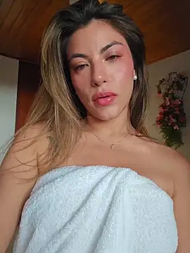 Karen San Miguel online show from March 30, 8:32 pm