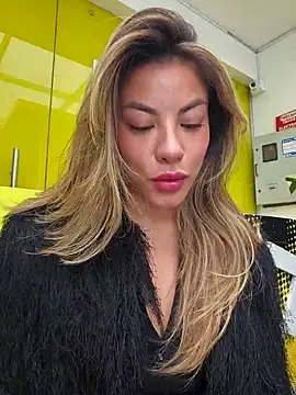 Snapshot of Karen_San_Miguel chatting on October 24, 7:46 pm Karen San Miguel online show from October 24, 7:46 pm