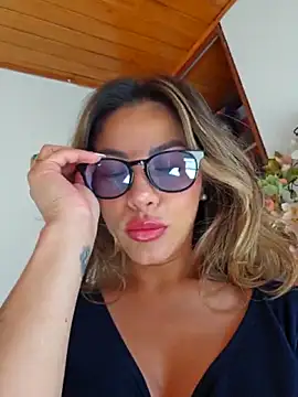 Snapshot of Karen_San_Miguel chatting on November 17, 7:18 pm Karen San Miguel online show from November 17, 7:18 pm