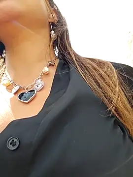 Karen San Miguel online show from February 5, 6:59 pm