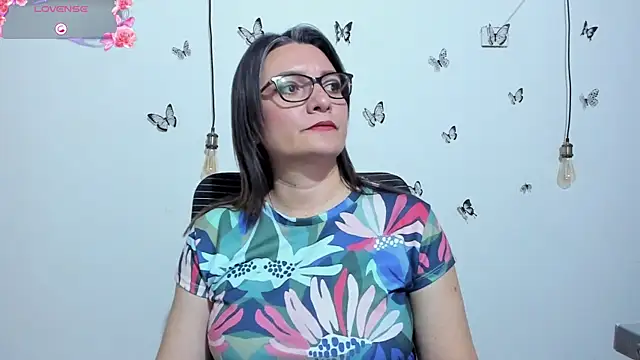 Snapshot of Amie_Adams82_ chatting on December 19, 4:20 pm Amie Adams82 online show from December 19, 4:20 pm