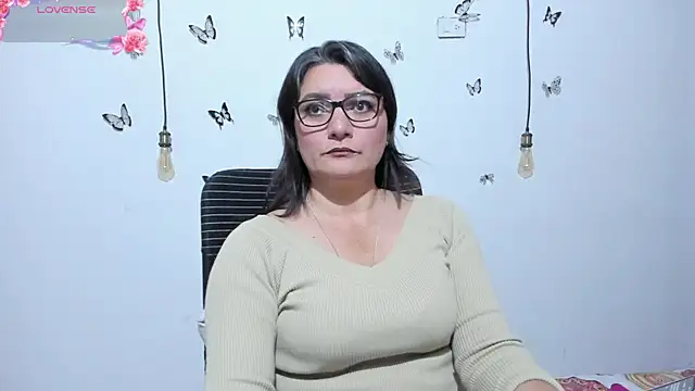 Amie Adams82  online show from April 20, 2:51 pm