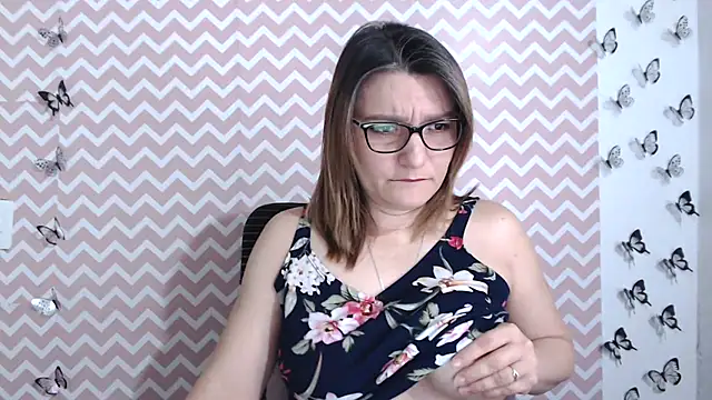 Amie Adams82  online show from January 28, 12:36 am