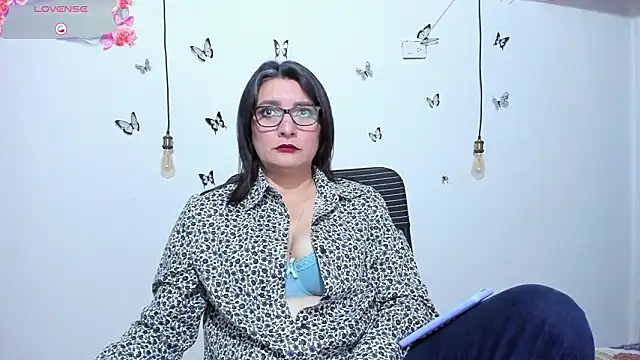 Amie Adams82  online show from March 30, 2:40 pm