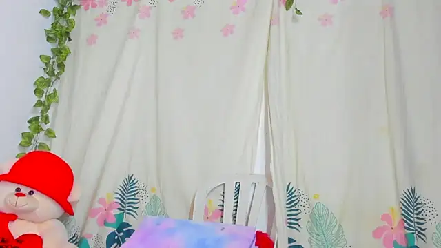 Snapshot of Dear_anne chatting on October 22, 9:35 pm Dear anne online show from October 22, 9:35 pm