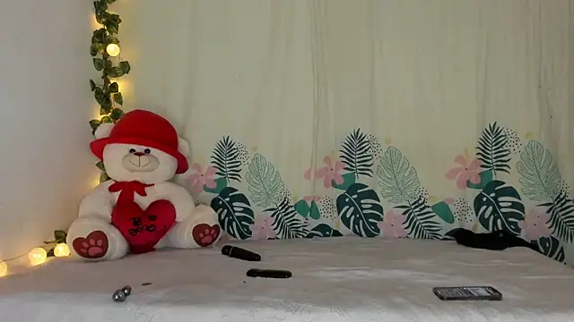 Snapshot of Dear_anne chatting on March 13, 4:49 am Dear anne online show from March 13, 4:49 am