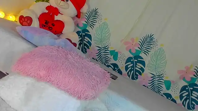 Snapshot of Dear_anne chatting on February 18, 7:43 am Dear anne online show from February 18, 7:43 am