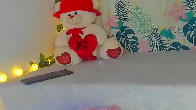 Snapshot of Dear_anne chatting on February 5, 6:56 am Dear anne online show from February 5, 6:56 am